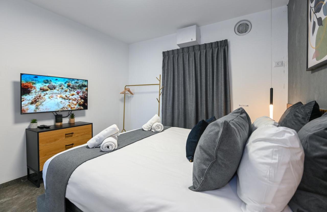 Yalarent C Kinneret Hotel Apartments Мигдал Екстериор снимка