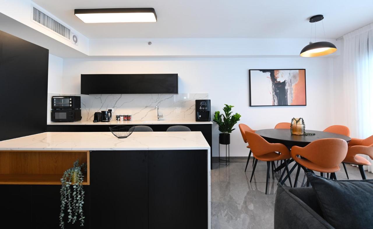 Yalarent C Kinneret Hotel Apartments Мигдал Екстериор снимка