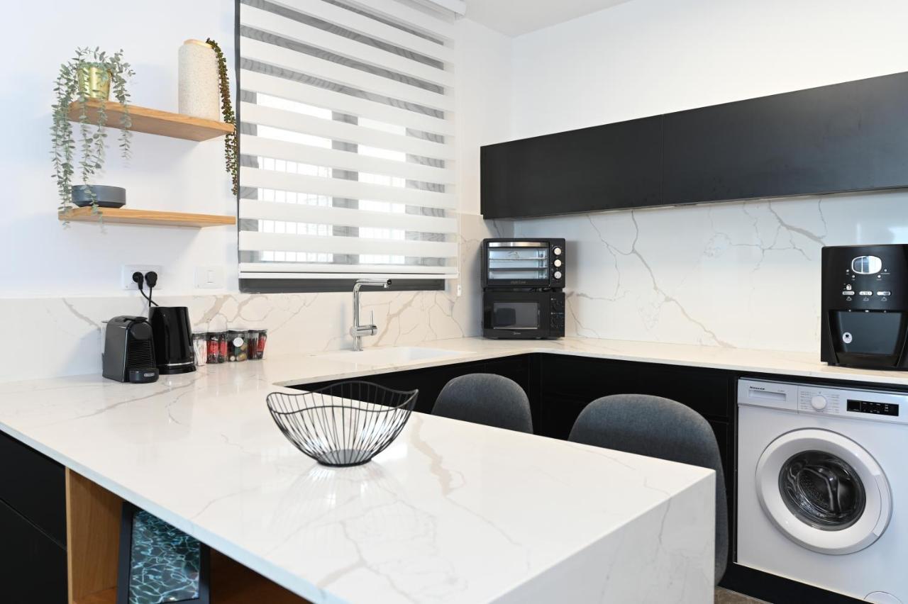 Yalarent C Kinneret Hotel Apartments Мигдал Екстериор снимка