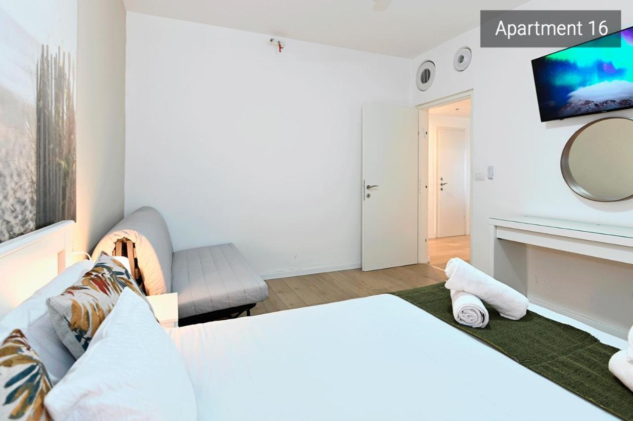 Yalarent C Kinneret Hotel Apartments Мигдал Екстериор снимка