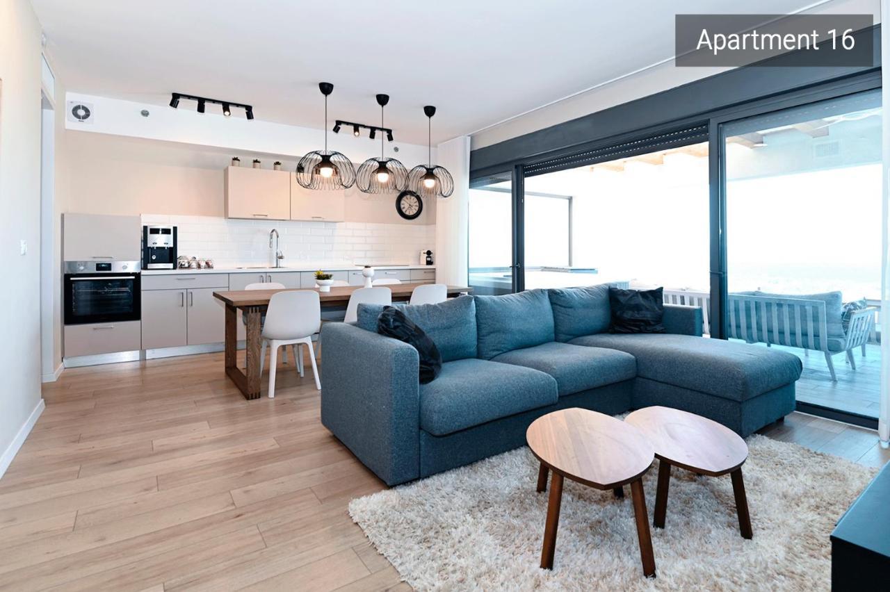 Yalarent C Kinneret Hotel Apartments Мигдал Екстериор снимка